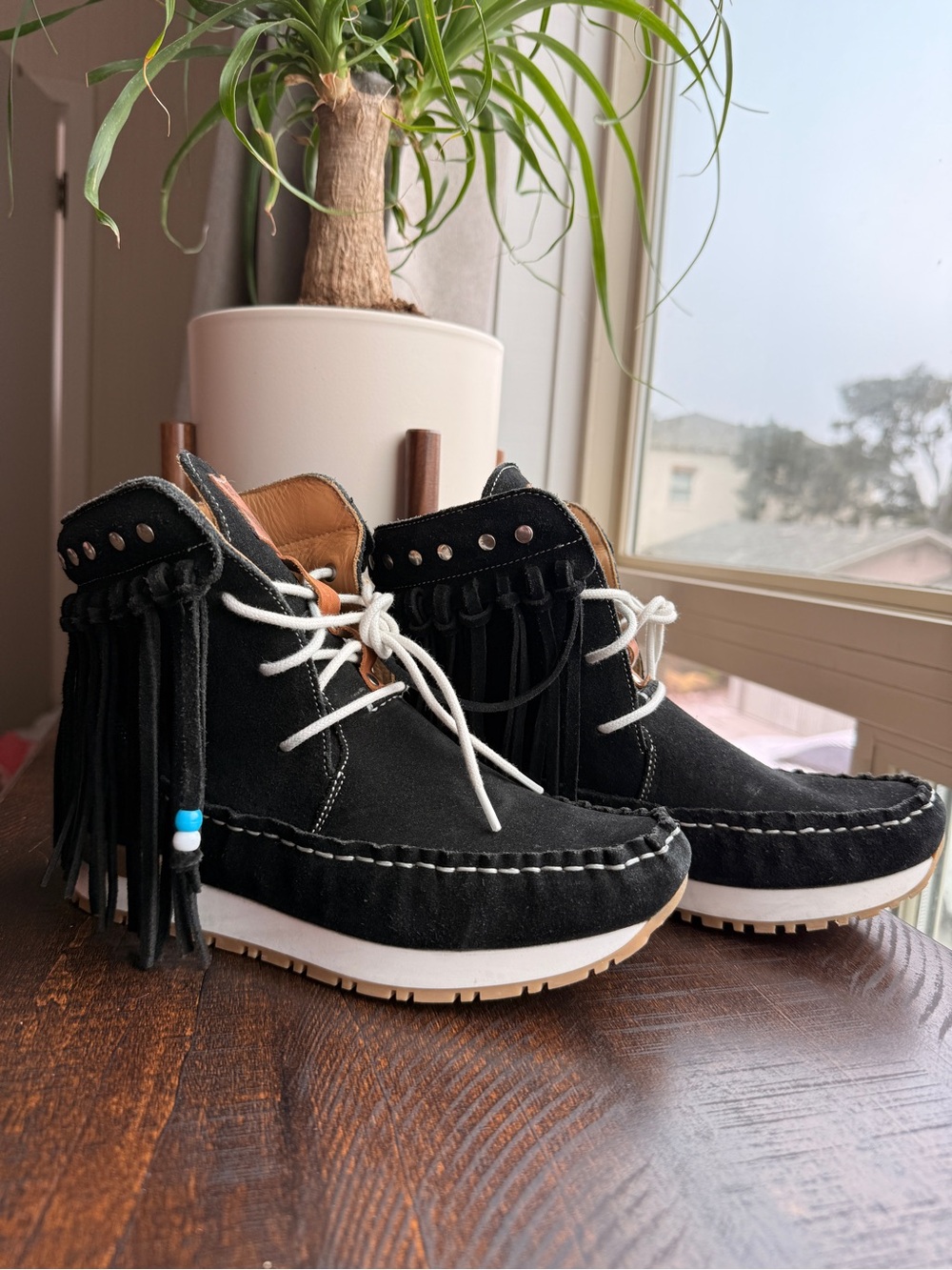 El Vaquero Black Suede Ankle Lace-Up Moccasin Boots Fringe Beads 37 Like New